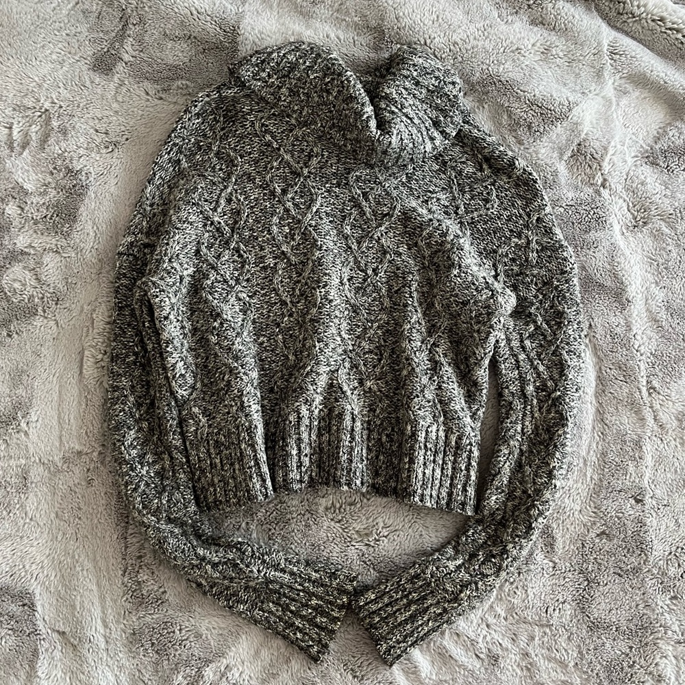 FOREVER 21 Gray Cropped Cowl Neck Sweater